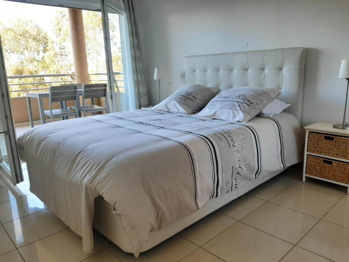 Front Beach Apartment - Quinta Da Barracuda Albufeira Exterior photo